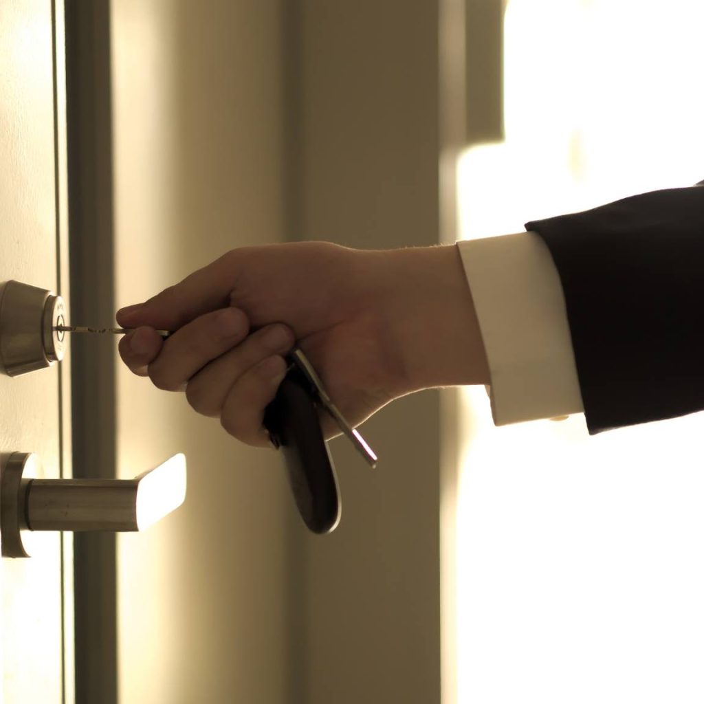 commercial lock and key
